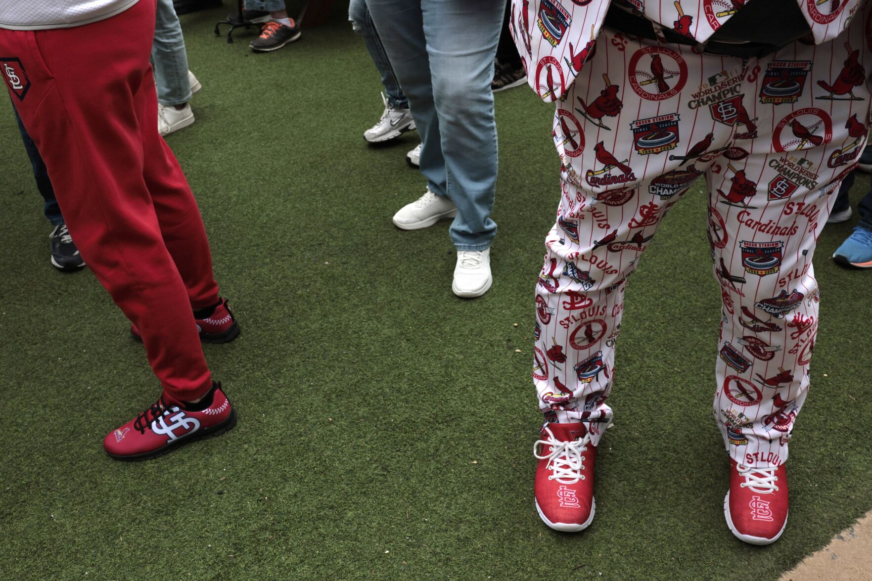 Fans rally for Cardinals' opening day